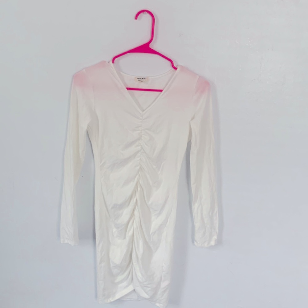 White scrunchy dress